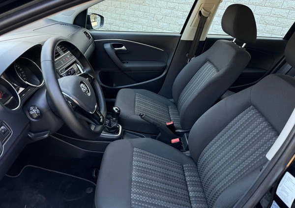 Volkswagen Polo cena 36900 przebieg: 69521, rok produkcji 2017 z Swarzędz małe 277